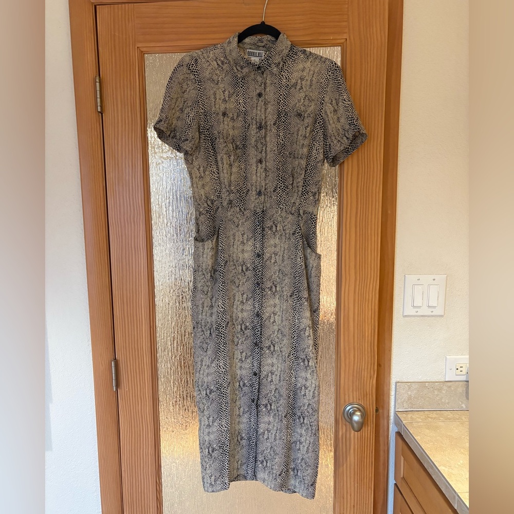 Vintage 90s Robbie Bee Leopard animal Print 100% Silk Shirt Dress Size 8